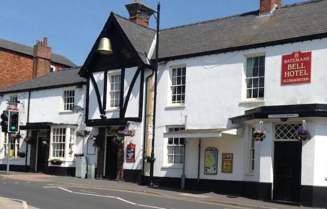 The Bell Hotel Burgh le Marsh Exterior photo