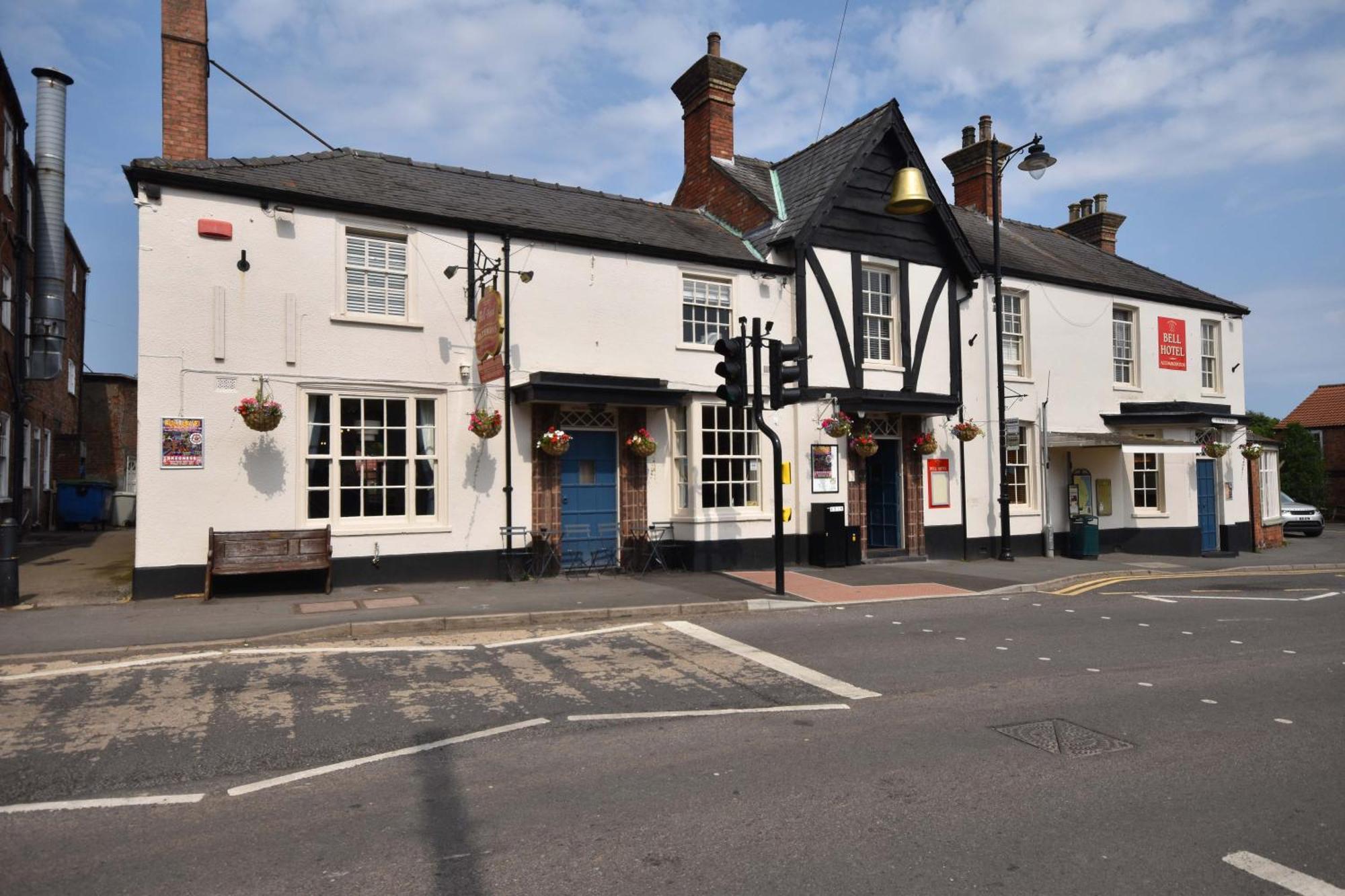 The Bell Hotel Burgh le Marsh Exterior photo